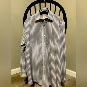 Brooks Brothers Non Iron Madison style men’s dress shirt 16-33 size L